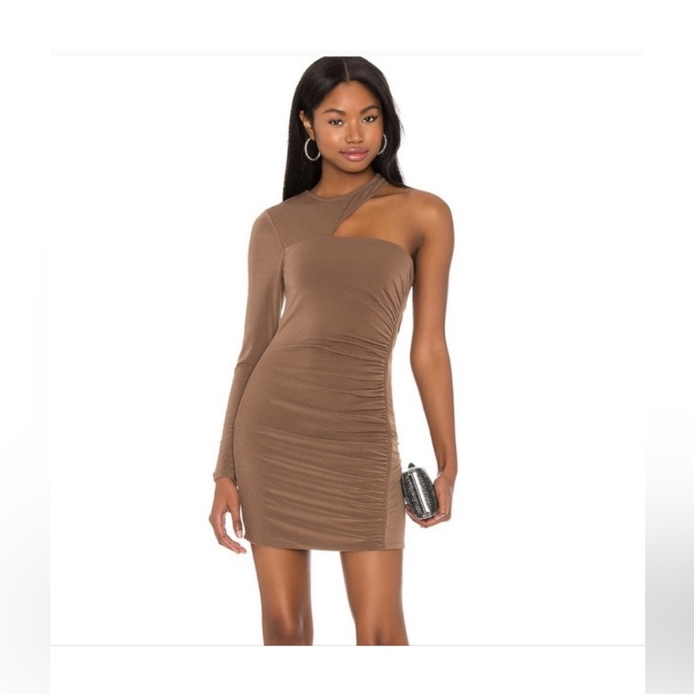 Revolve NBD one should dress in size XS